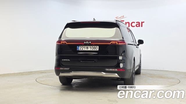 Kia Carnival 2023 — ფოტო 4/20