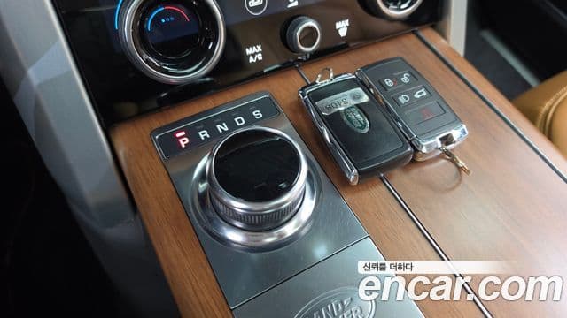 Land Rover Range Rover 2019 — Photo 20/20