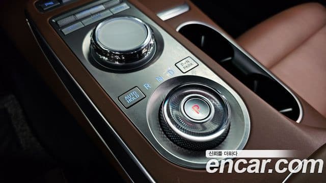 Genesis GV70 2021 — ფოტო 9/20