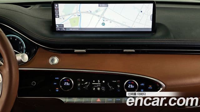 Genesis GV70 2021 — ფოტო 14/20