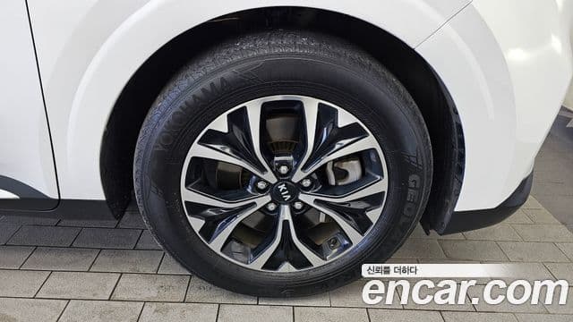 Kia Carnival 2020 — Photo 13/38