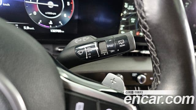 Kia Carnival 2020 — Photo 37/38
