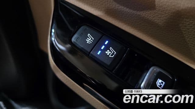 Kia Carnival 2021 — Фото 19/20