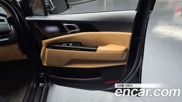 Kia Carnival 2021 — Photo 19/34
