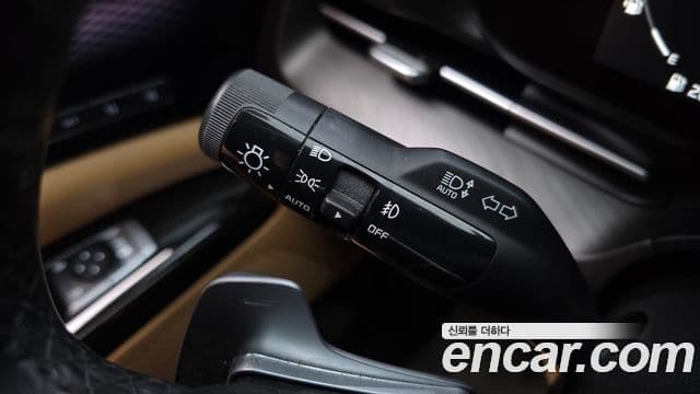 Kia Carnival 2021 — Photo 17/34