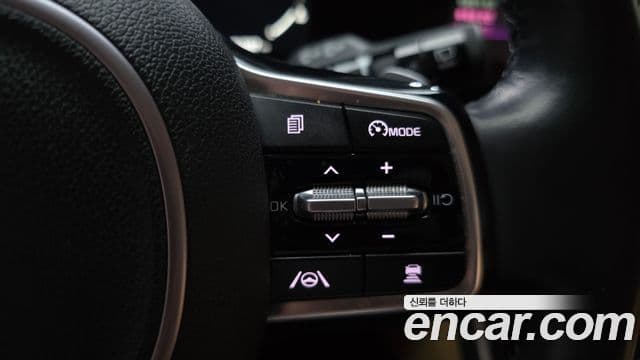 Kia Carnival 2021 — Photo 25/34