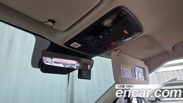 Kia Carnival 2022 — Фото 18/20