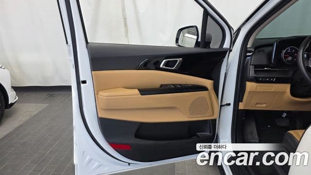 Kia Carnival 2022 — Şəkil 30/32
