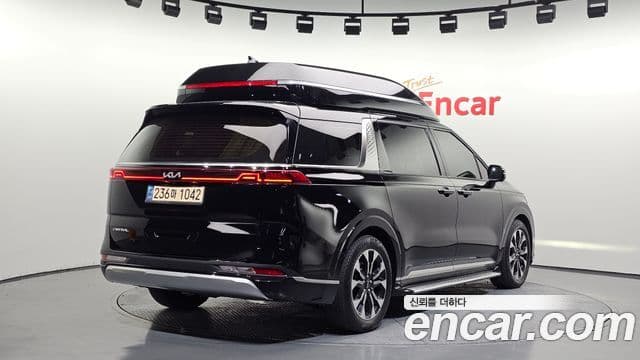 Kia Carnival 2023 — Фото 2/20