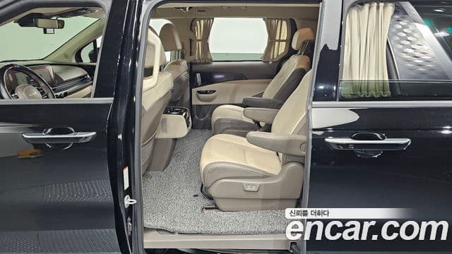 Kia Carnival 2023 — Фото 11/20