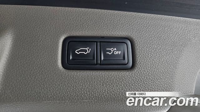 Kia Carnival 2023 — Фото 17/20