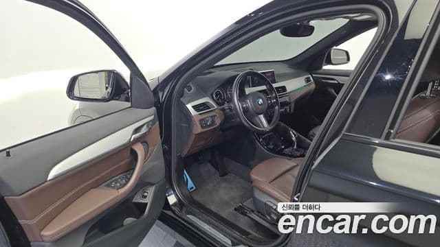 BMW X1 2022 — Şəkil 10/20