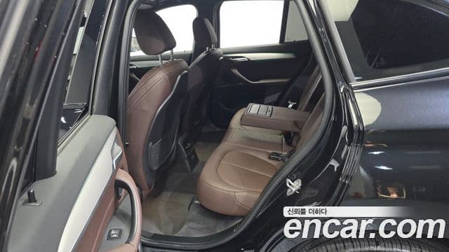BMW X1 2022 — Şəkil 12/20