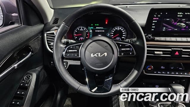 Kia Seltos 2022 — Şəkil 13/20