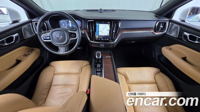 Volvo S60 2021 — ფოტო 10/20