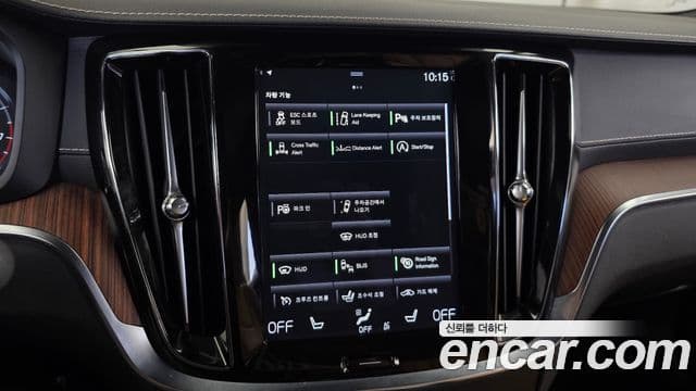 Volvo S60 2021 — ფოტო 16/20