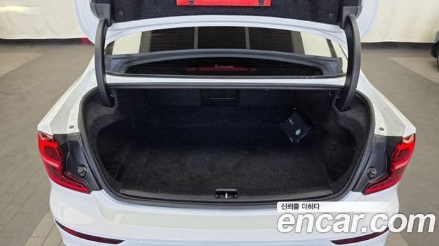 Volvo S60 2021 — ფოტო 20/20