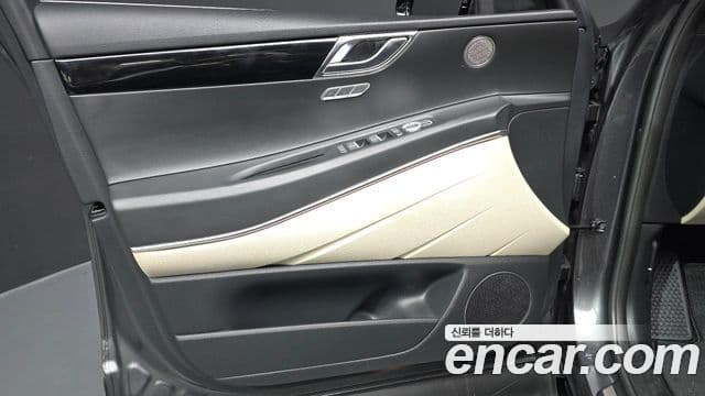 Genesis GV80 2021 — Photo 17/30