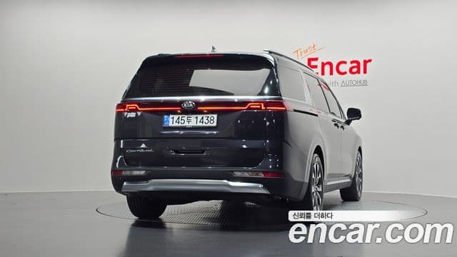 Kia Carnival 2021 — Фото 4/20