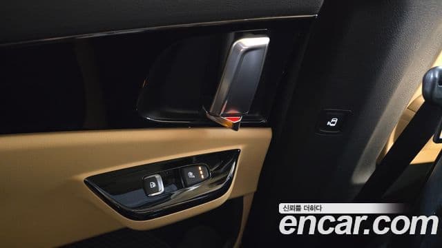 Kia Carnival 2021 — Фото 19/20