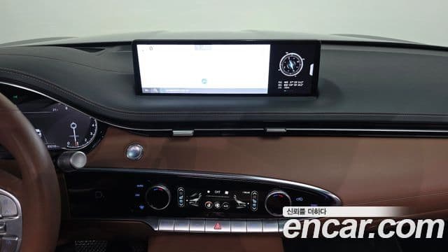 Genesis GV70 2022 — ფოტო 14/20