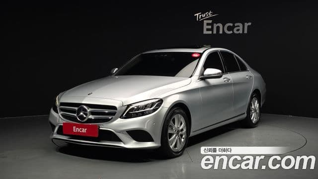 Mercedes-Benz C-Class 2019 — ფოტო 1/20