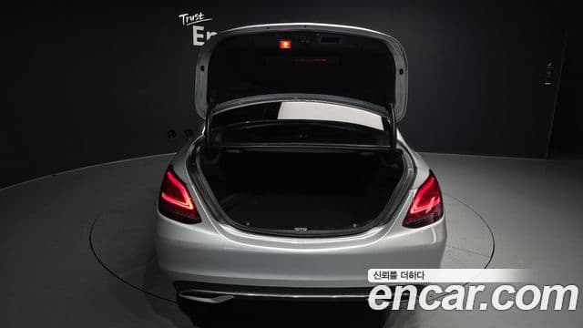 Mercedes-Benz C-Class 2019 — ფოტო 20/20