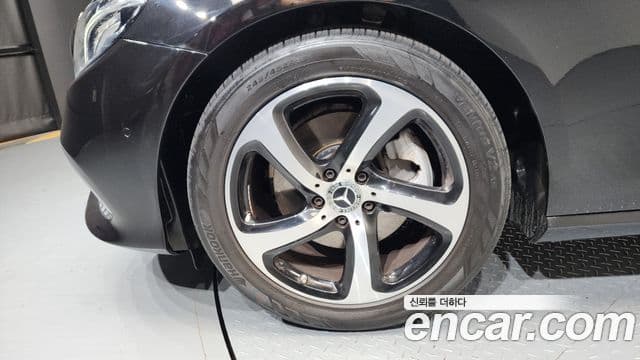 Mercedes-Benz E-Class 2020 — Şəkil 5/20
