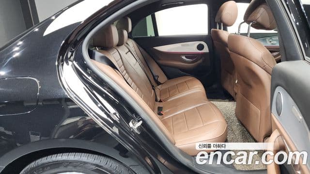 Mercedes-Benz E-Class 2020 — Şəkil 11/20