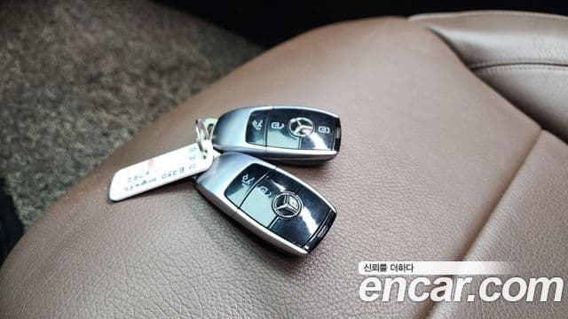 Mercedes-Benz E-Class 2020 — Şəkil 17/20