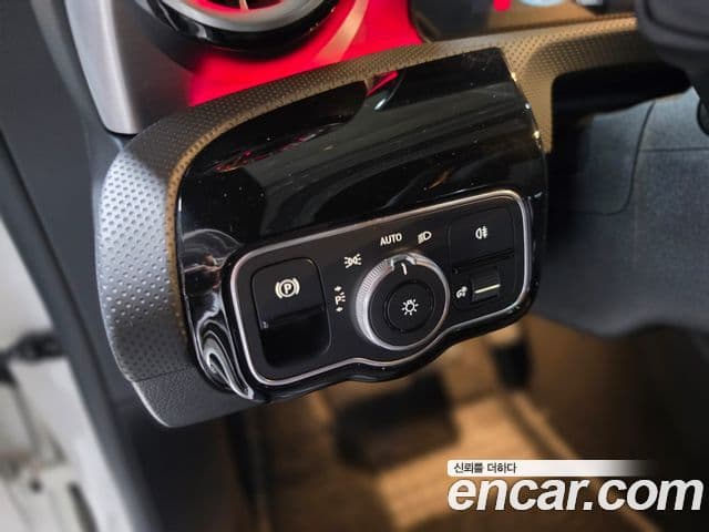 Mercedes-Benz CLA-Class 2021 — Фото 10/20