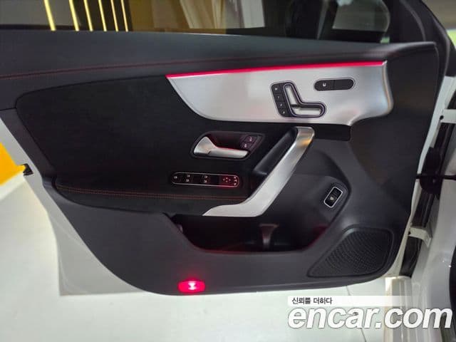 Mercedes-Benz CLA-Class 2021 — Фото 11/20