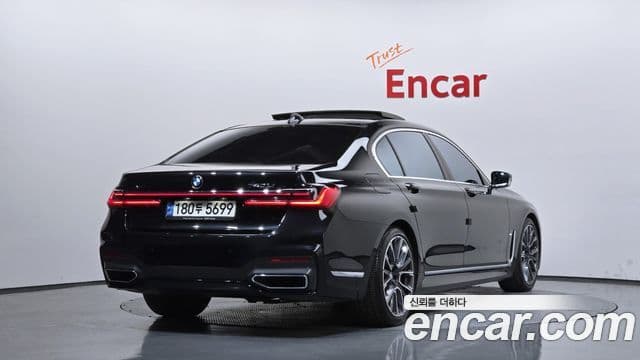 BMW 7 Series 2021 — ფოტო 1/20