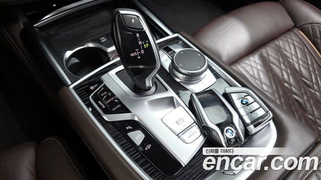 BMW 7 Series 2021 — фото 7 из 20