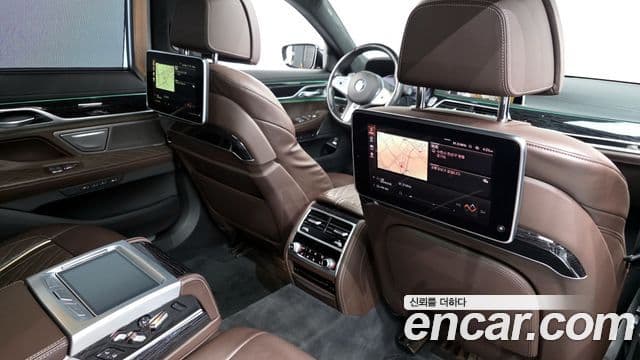 BMW 7 Series 2021 — ფოტო 19/20