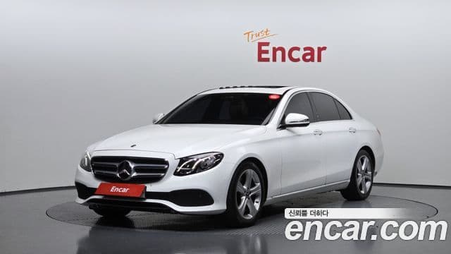 Mercedes-Benz E-Class 2018 — ფოტო 1/20