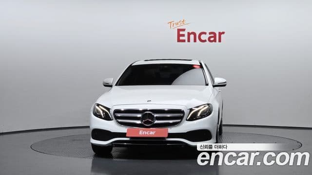 Mercedes-Benz E-Class 2018 — ფოტო 3/20