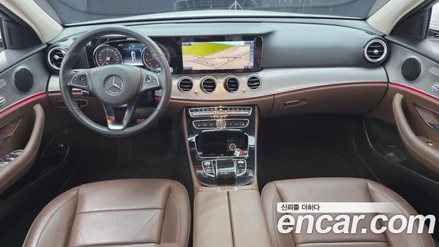 Mercedes-Benz E-Class 2018 — ფოტო 7/20