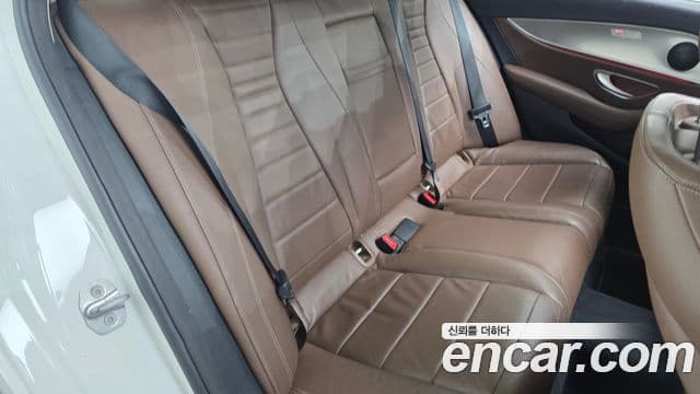 Mercedes-Benz E-Class 2018 — ფოტო 11/20
