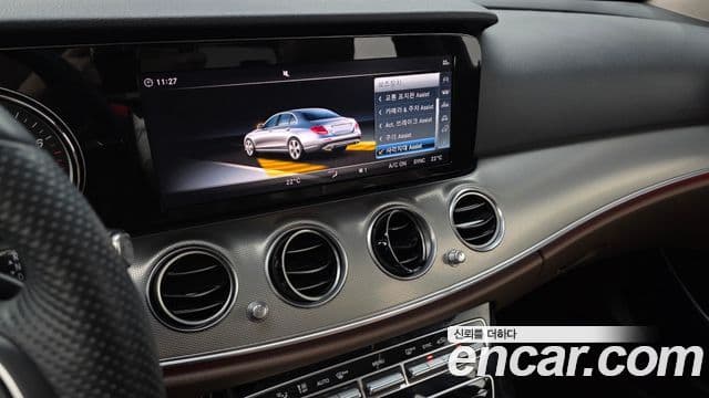 Mercedes-Benz E-Class 2018 — ფოტო 14/20