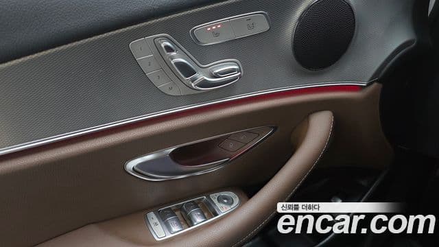 Mercedes-Benz E-Class 2018 — ფოტო 16/20