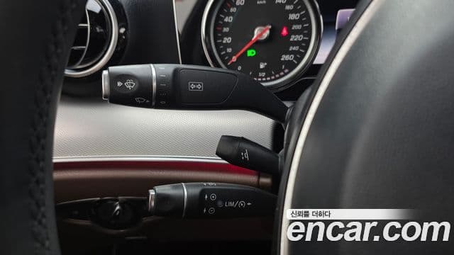 Mercedes-Benz E-Class 2018 — ფოტო 19/20