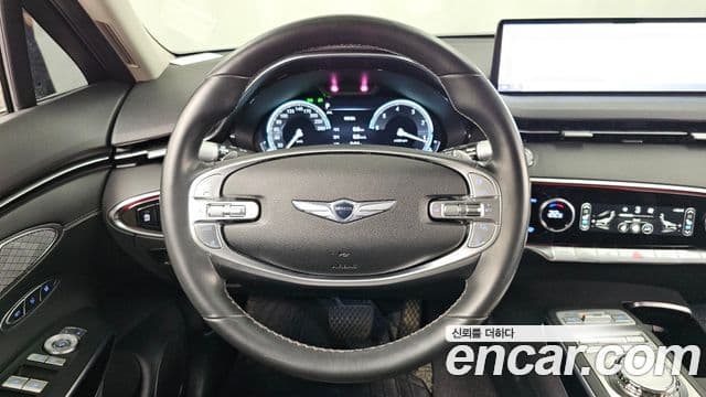 Genesis GV70 2022 — ფოტო 13/20