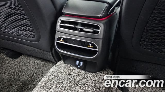 Genesis GV70 2022 — ფოტო 18/20