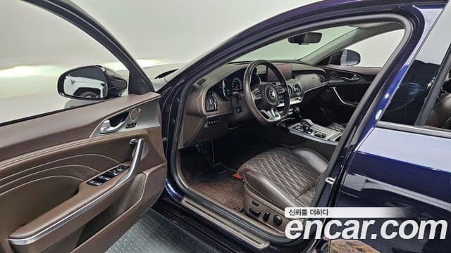 Kia Stinger 2021 — фото 10 из 20