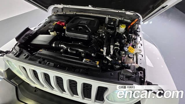 Jeep Wrangler 2022 — ფოტო 5/20