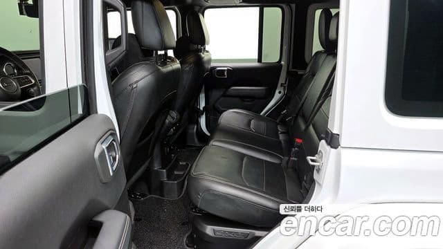 Jeep Wrangler 2022 — Photo 27/35