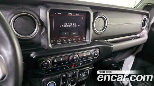 Jeep Wrangler 2022 — Photo 6/35