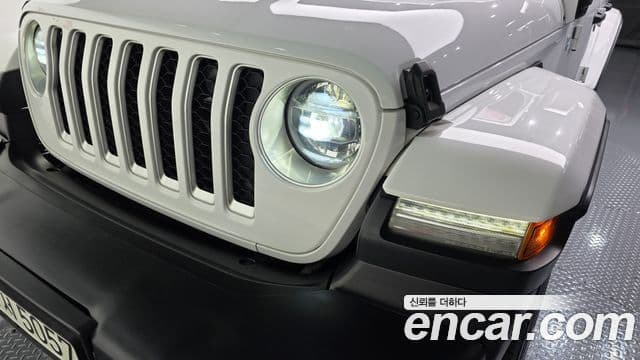 Jeep Wrangler 2022 — Photo 1/35