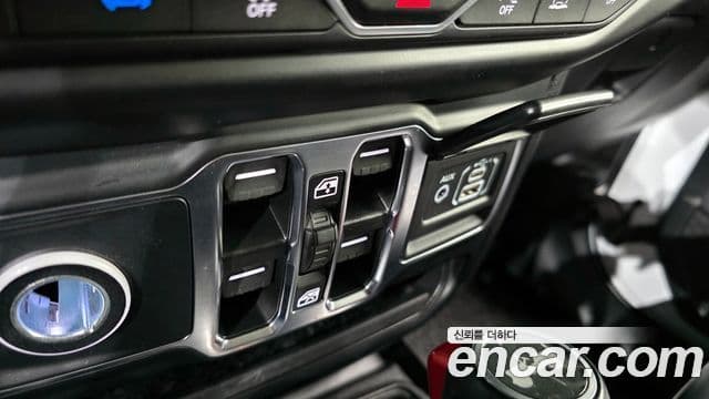 Jeep Wrangler 2022 — Photo 7/35